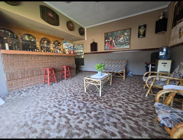 4 BEDROOM HOUSE FOR SALE IN BRACKENHURST